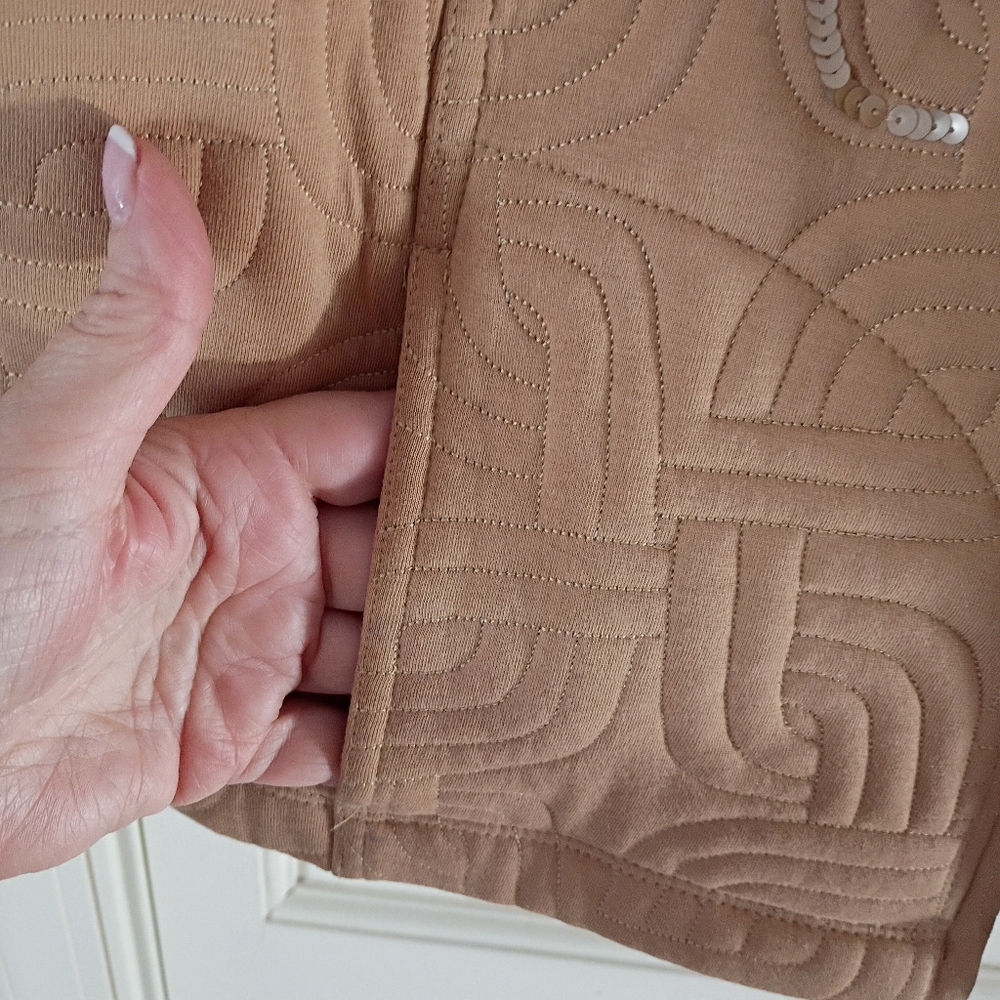 Laura Ashley Women's Beige Quilted Sequin Jacket.Pit To Pit 22" - Picture 3 of 6